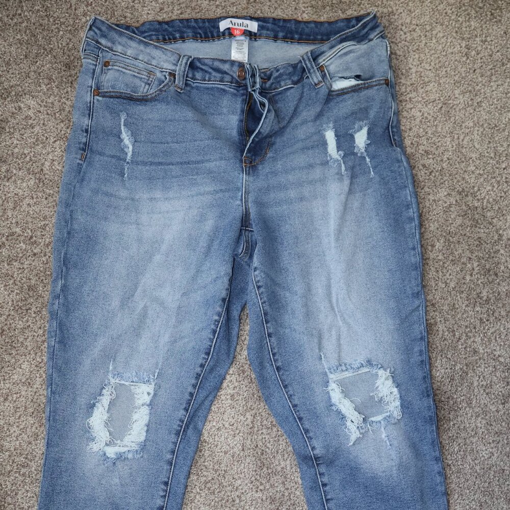 ARULA ripped boyfriend jeans
